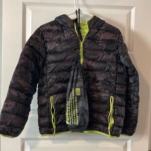 32 Degrees Kids Puffer Jacket - Black Camouflage and Neon Green trim